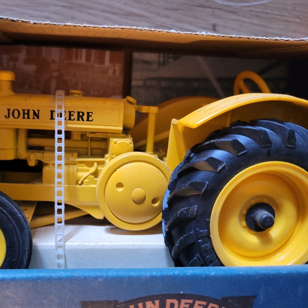 Vintage John Deere Diecast Model "BI" Tractor NIB -Stock #5730DO